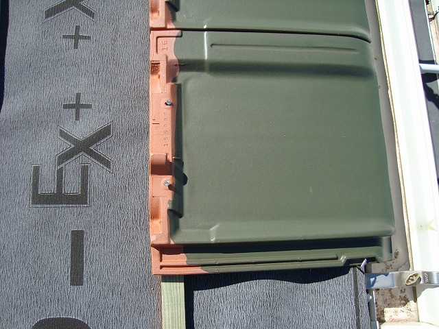 新規屋根材の平板瓦